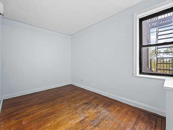 5th image of 1620 E 2nd St APT 5F