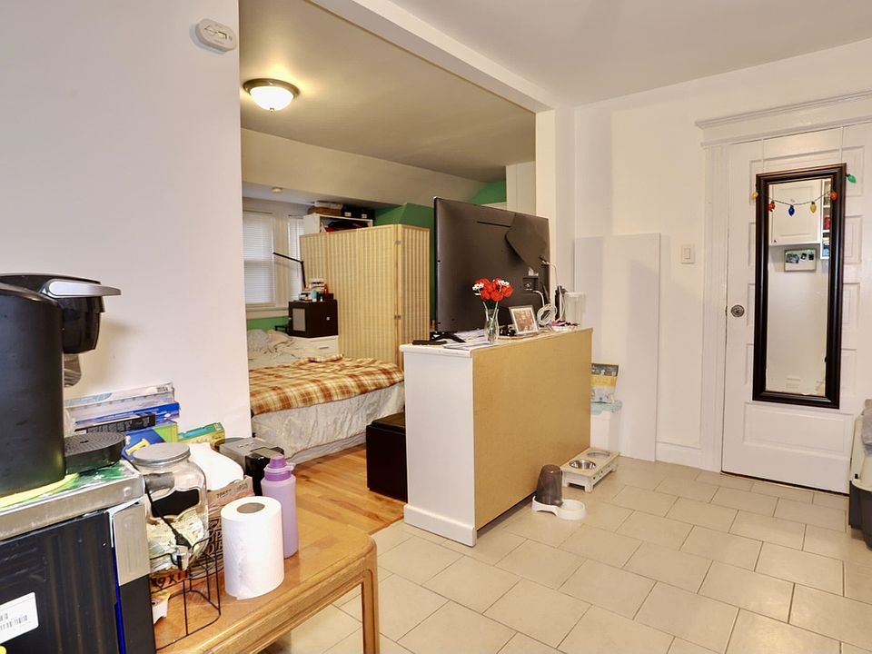 2nd image of 90 N Spring St #2B