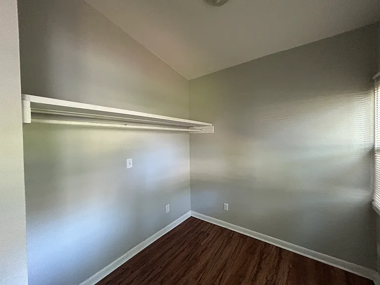 2814 Holiday Dr SW — Photo 9