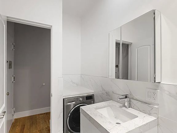 5th image of 100 W 139th St APT 6
