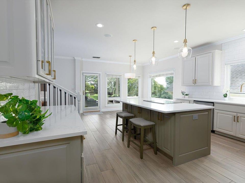 1st image of 403 Golf Crest Ln