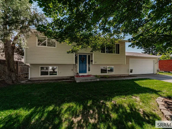 1975 S Falcon Dr, Ammon, ID 83406