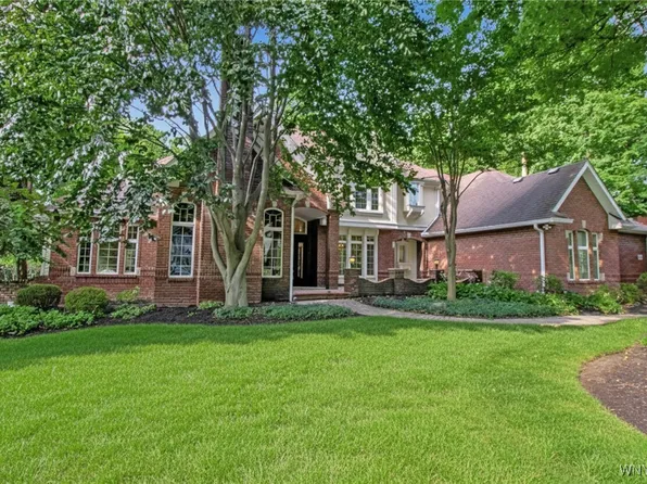 9678 Cobblestone Dr, Clarence, NY 14031