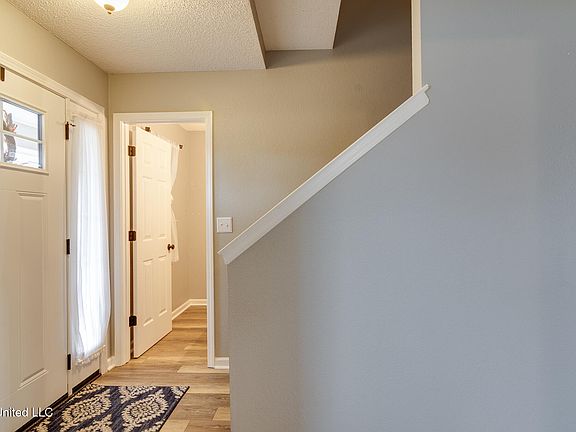 2nd image of 7462 Hunters Horn Dr