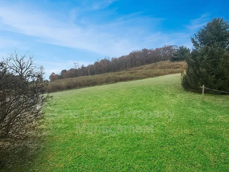 1724 Steam Valley Rd — Photo 8