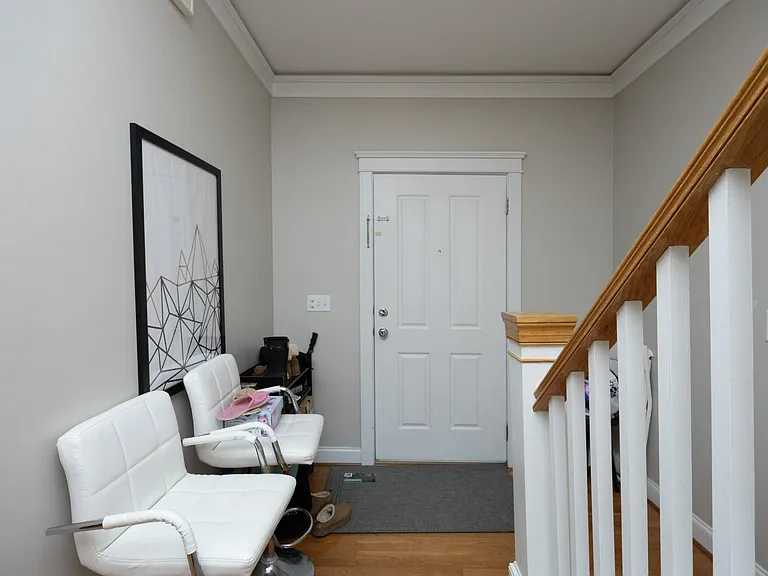 118 Naperville Dr — Photo 3