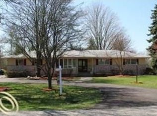 2648 McClintock Rd, Bloomfield Hills, MI 48302