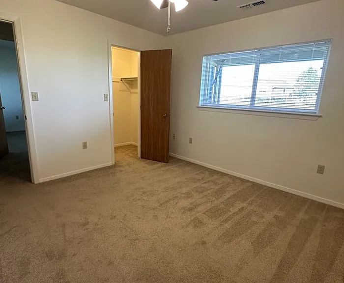 1371 Dakota Dr — Photo 5