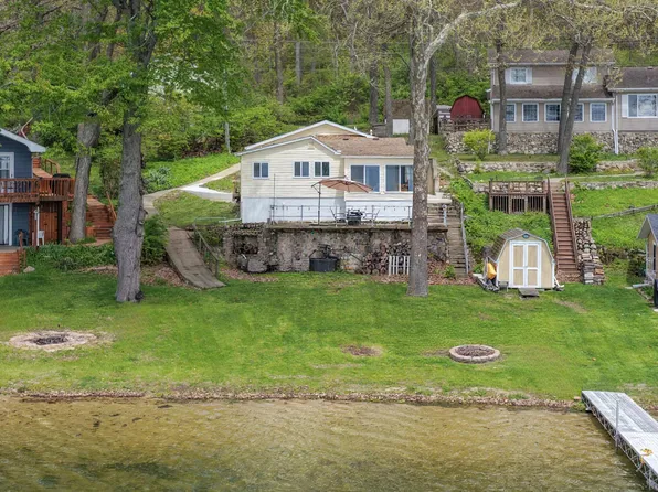 58484 E Clear Lake Rd, Three Rivers, MI 49093