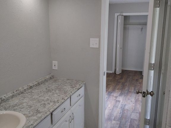 5th image of 122 Wildwood Dr