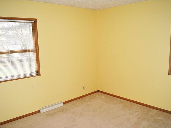 5th image of 2283 Ross Dr