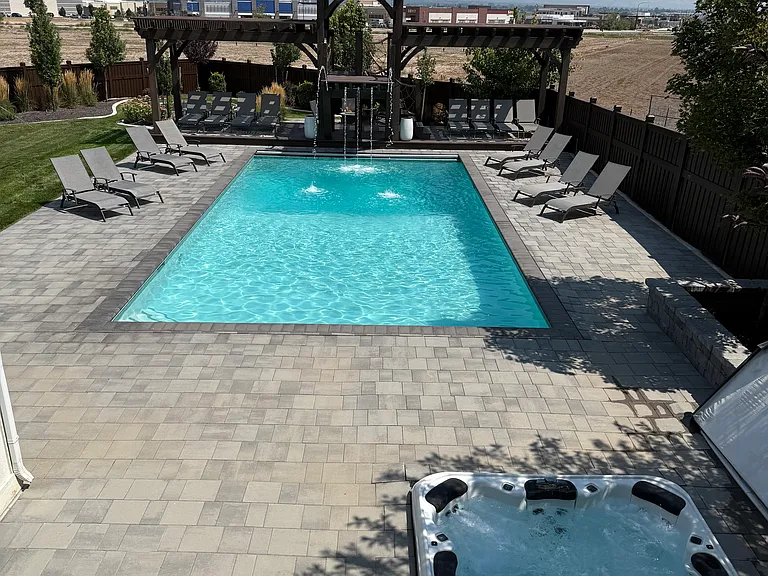 592 N Hills Ct — Photo 6