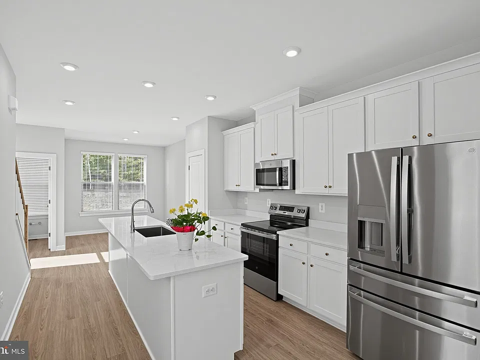 3738 District Dr