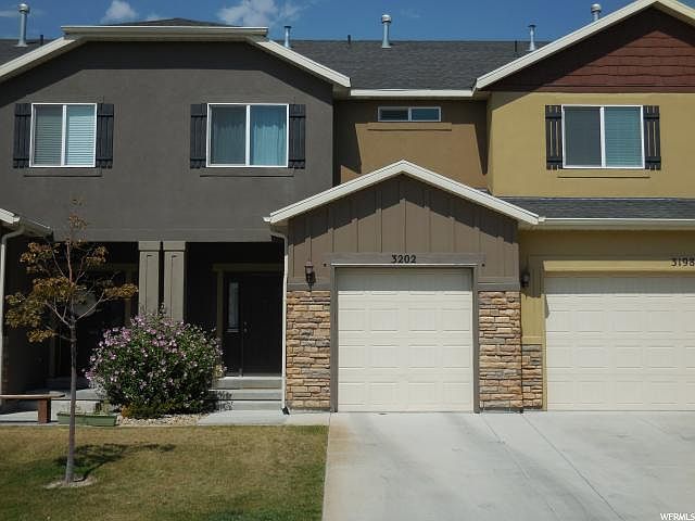 1st image of 3202 W Desert Lily Dr