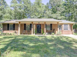 261 Mike Powers Rd, Grantville, GA 30220