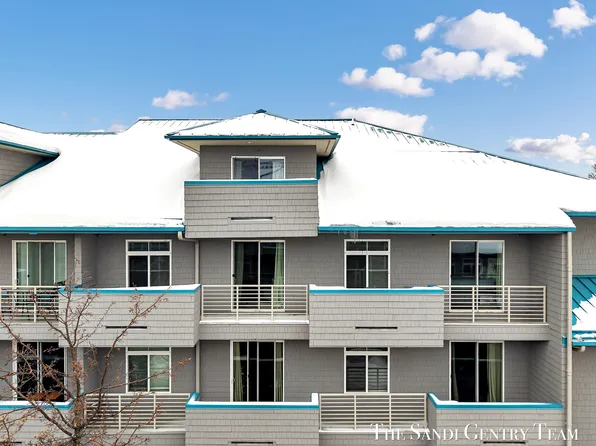 529 Miller Dr Unit 305, Grand Haven, MI 49417