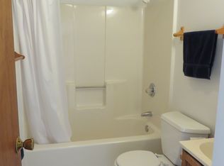 6040 E La Vasser Rd, Lake Leelanau, MI 49653