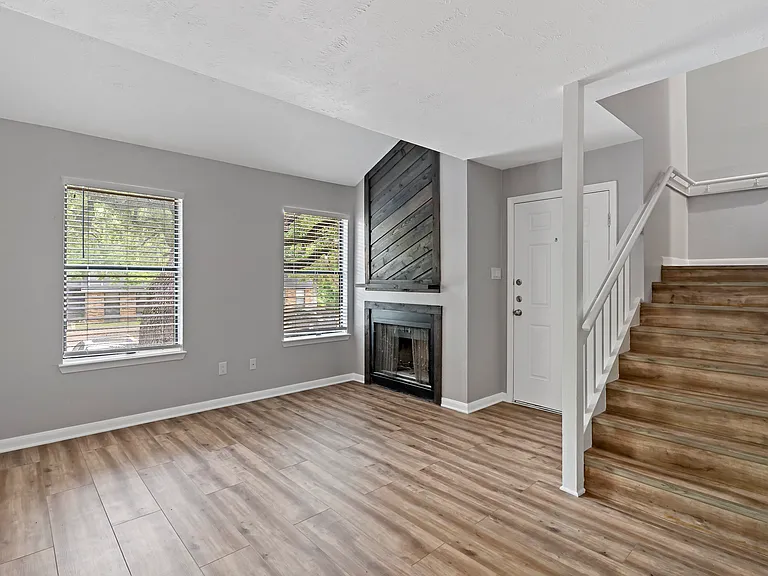 Oak Creek Condos — Photo 13