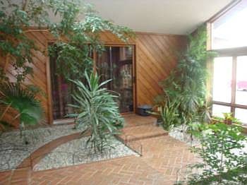 Greet your clients and sit back and relax in this natural environment!