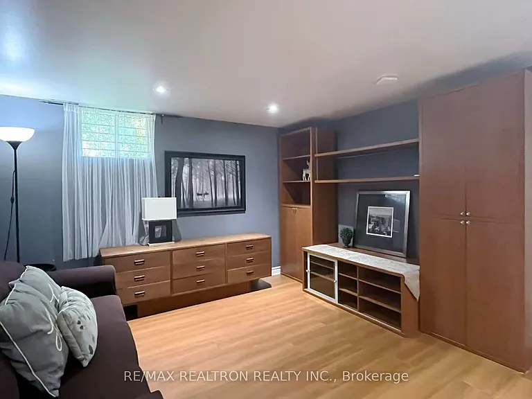 2 Greyhound Dr #BASEMENT — Photo 2