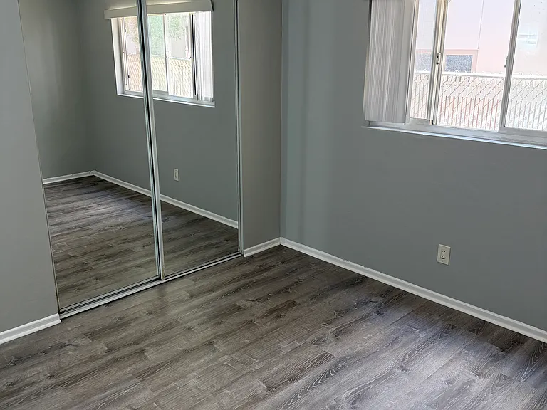 409 Bonair St #2 — Photo 10