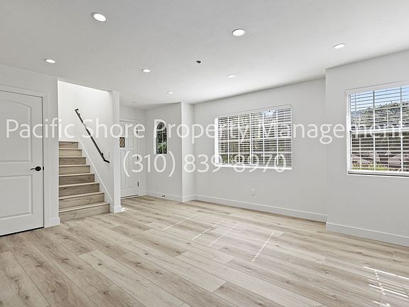 3rd image of 3353 Montrose Ave APT 1