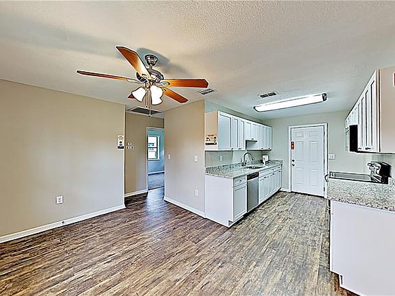 4th image of 2301 Weber St