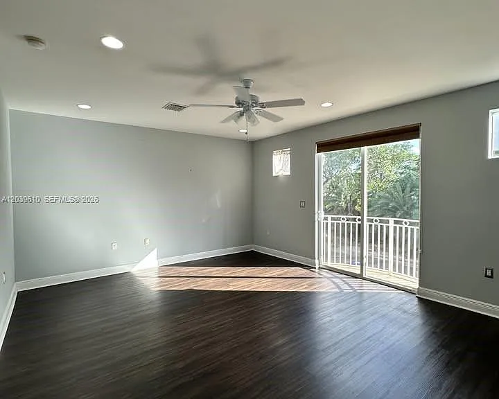 409 SW 5th St #1 — Photo 8
