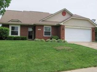 910 Sunset Dr, Englewood, OH 45322