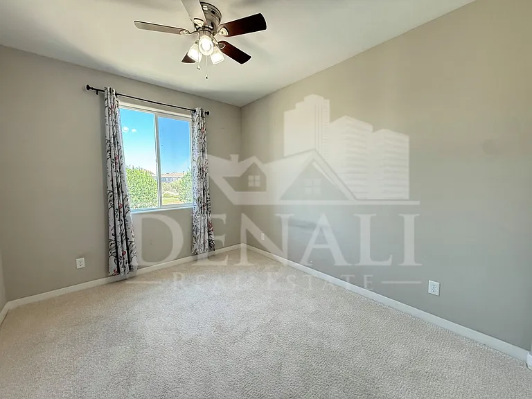 1729 W Myrna Ln — Photo 22