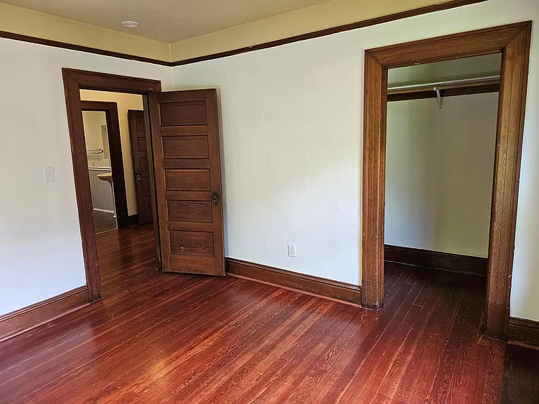309 NE Graham St #A — Photo 22