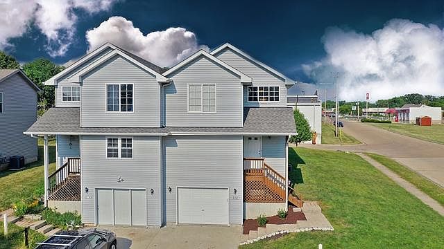 1st image of 2702 Deer Ct #2702