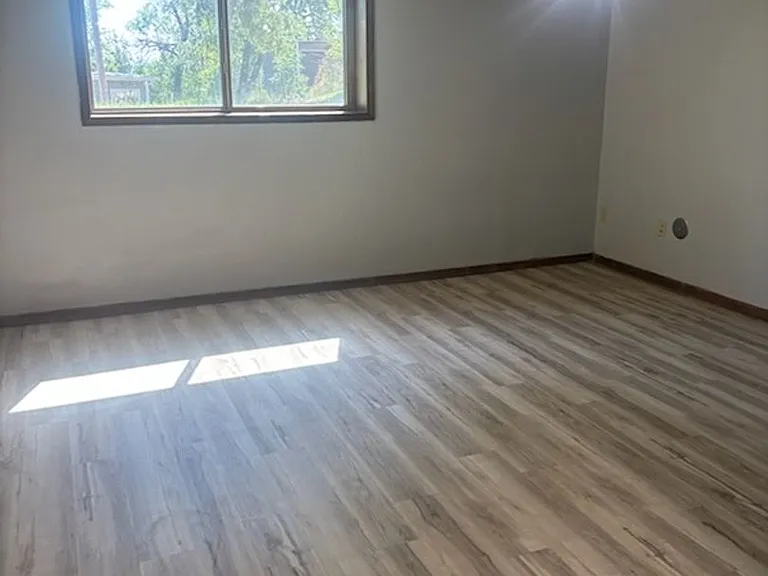 930 N Dakota Ave — Photo 1