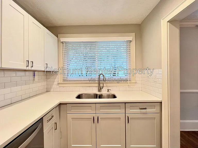 428 E Side Ave SE — Photo 6