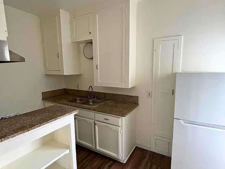 1217 Cedar Ave — Photo 13