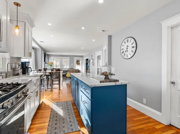 210 Granite Ave, Milton, MA 02186