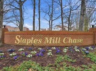 5132 Walkers Grant Ln, Virginia Beach, VA 23455