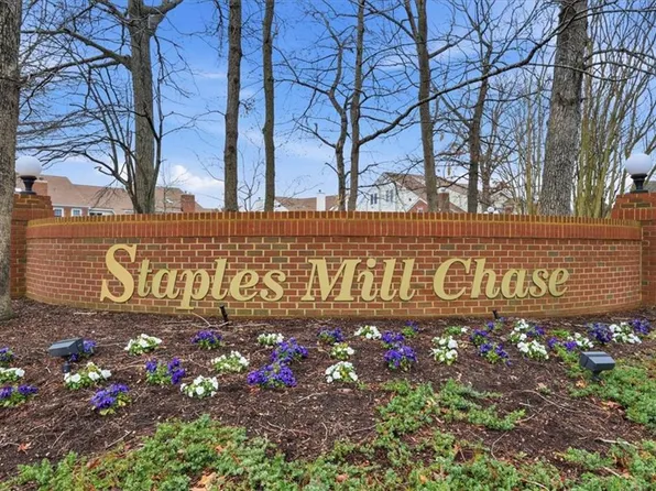 5132 Walkers Grant Ln, Virginia Beach, VA 23455