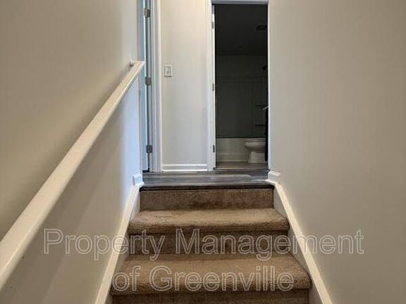 2nd image of 103 Fernside Ct