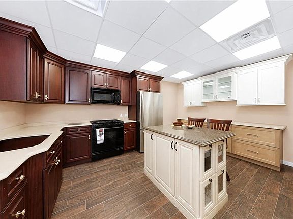 5th image of 33 Olympia Blvd