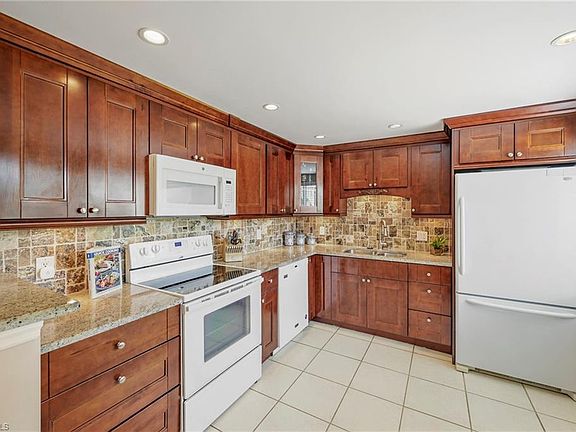 3rd image of 416 Teryl RD #2363