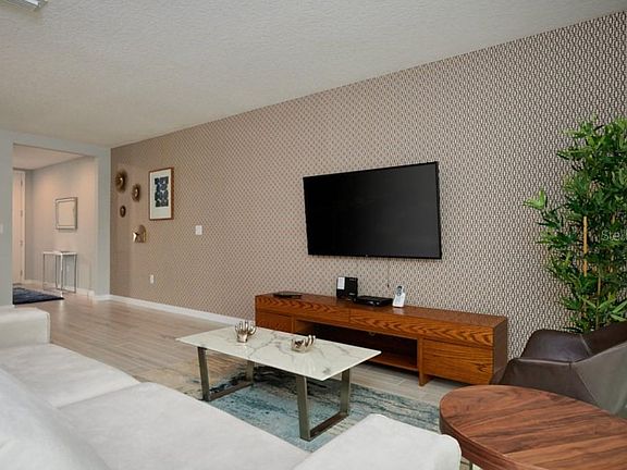 5th image of 4443 Le Reve Ct