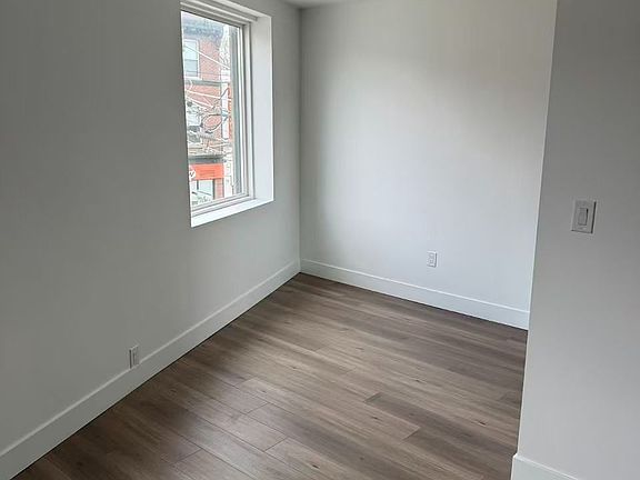 4th image of 368 Broadview Ave Floor 2