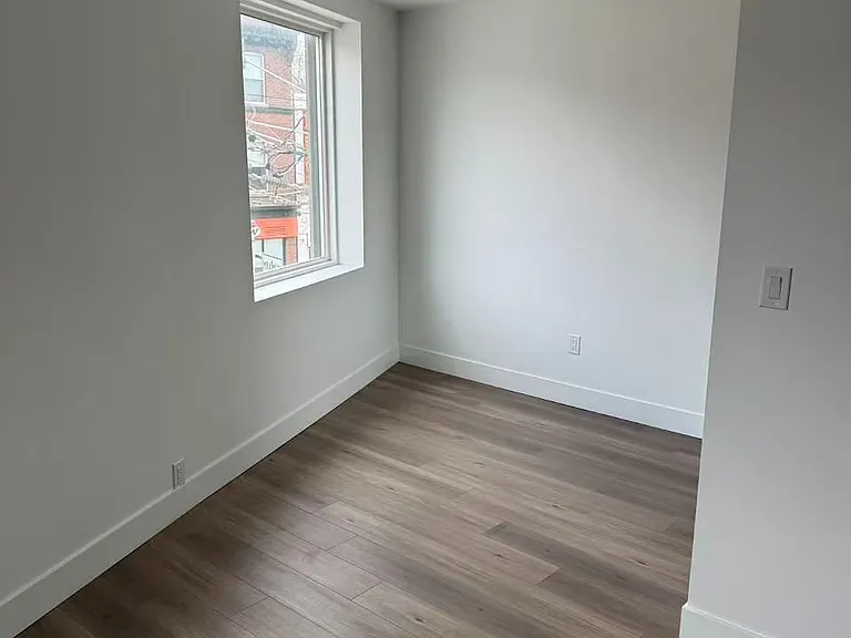 368 Broadview Ave #2 — Photo 4