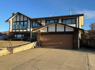 7305 W 96th St, Peace River, AB T8S 1E4