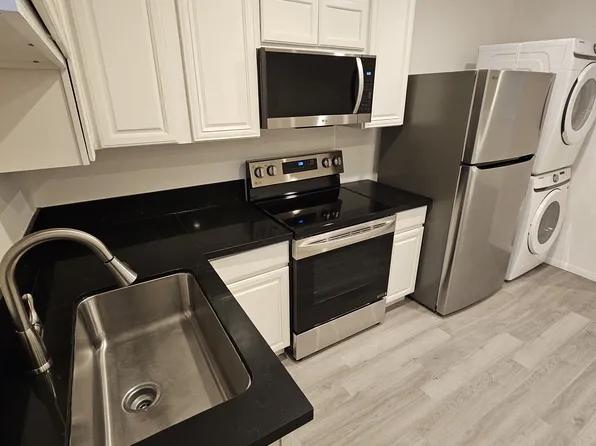 1370 N 3rd Ave, Upland, CA 91786