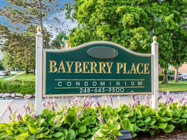 1870 Axtell Dr APT 8, Troy, MI 48084