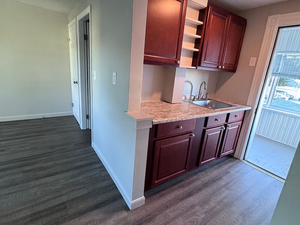 1st image of 118 Laval St #2