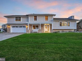 8 Longport Ave, Bayville, NJ 08721