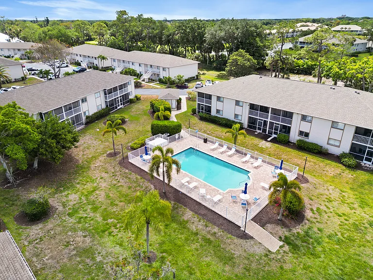 2360 Naples Trace Cir #2 — Photo 6